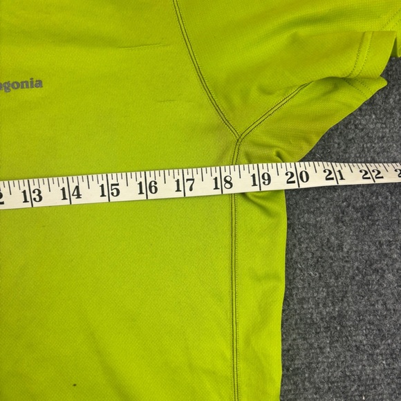 PATAGONIA Mens Neon Green Short Sleeve Fore Runner Shirt size: Large - Picture 9 of 11